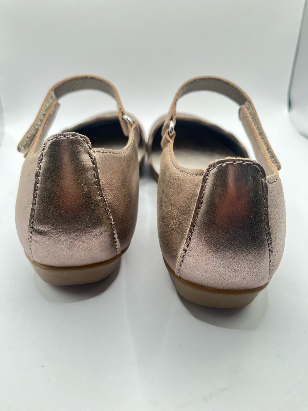 Earth New Women's 6.5 Leather Perforated Mary Jane Flats - Picture 3 of 7